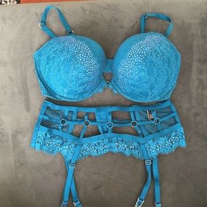 Victoria Secret blue push up bra and garter set